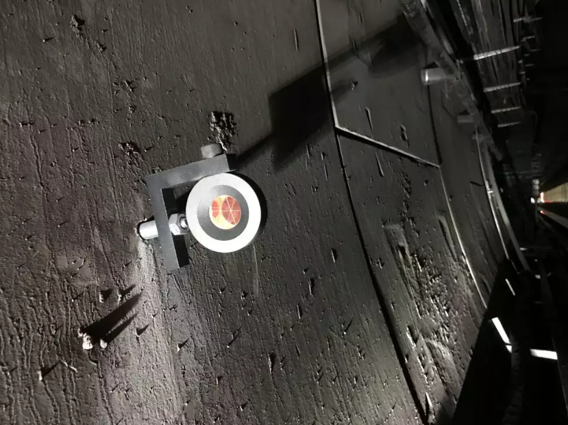 隧道內(nèi)監(jiān)測(cè)棱鏡 隧道內(nèi)監(jiān)測(cè)棱鏡